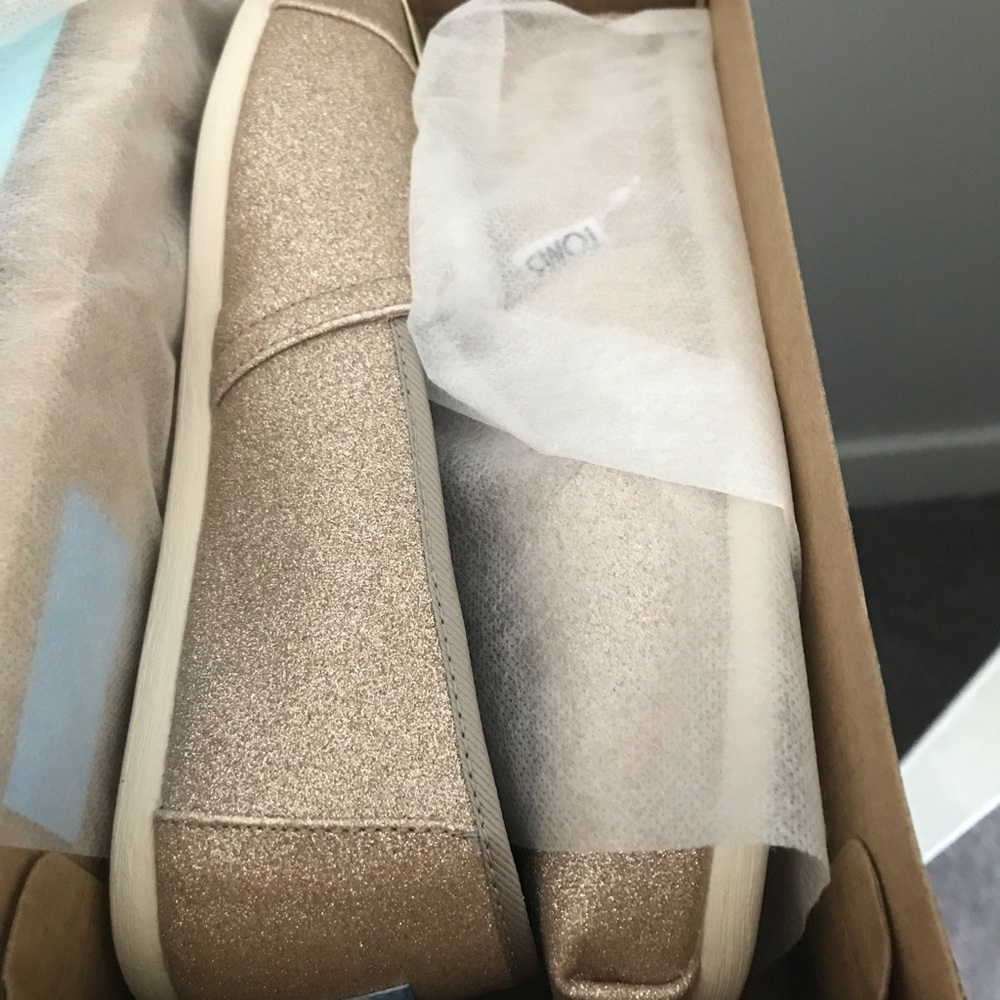 Toms